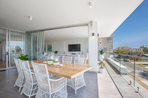 3/2 Petrel Avenue, Mermaid Beach QLD 4218