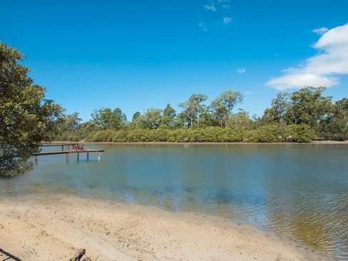 32 Riverside Drive, CURRUMBIN WATERS QLD 4223