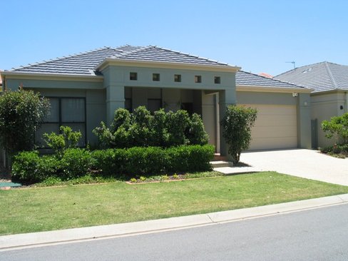 32 Riverwood Drive, ASHMORE QLD 4214