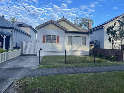 32 Tavistock Road, SOUTH HURSTVILLE NSW 2221