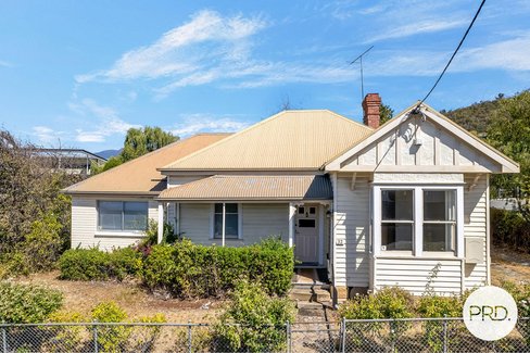 32 Wellington Road, LINDISFARNE TAS 7015