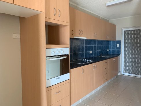 3/206 Pacific Parade, BILINGA QLD 4225