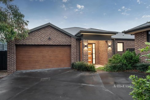 3 21 Livingstone Road Eltham 3095