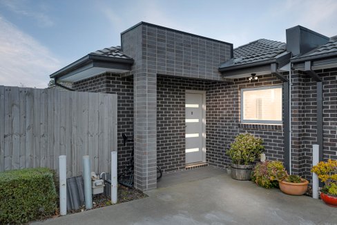 3 22 Epstein Street Reservoir 3073
