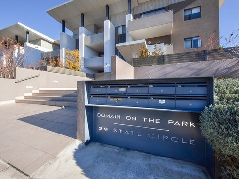 32/29 State Circle, DEAKIN