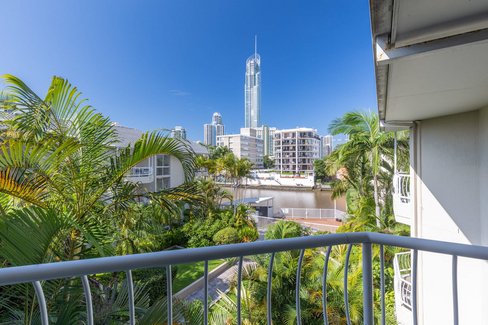 32/37 Peninsula Drive, Surfers Paradise QLD 4217