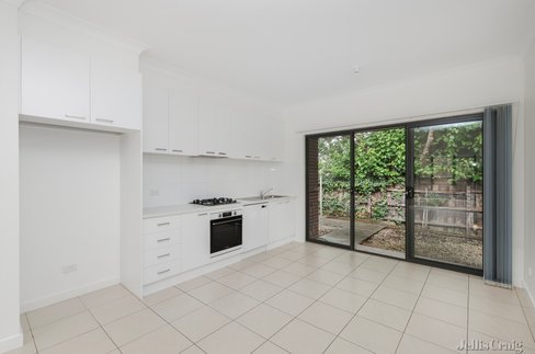 3/24 O'Connor Street Reservoir 3073