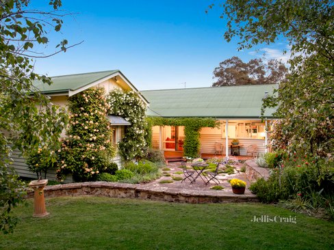 325 Hurstbridge-Arthurs Creek Road Nutfield 3099