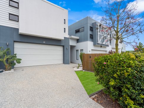 32/7 Border Drive North, CURRUMBIN WATERS QLD 4223