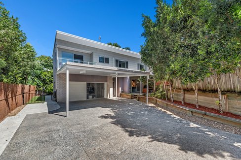 32a Pilliga Street, SOUTHPORT QLD 4215