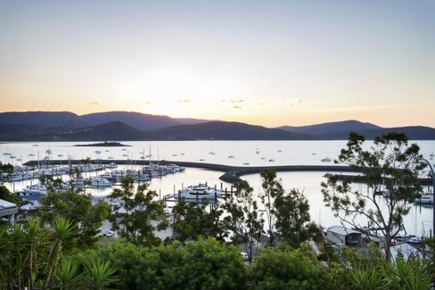 33 Airlie Crescent, AIRLIE BEACH QLD 4802