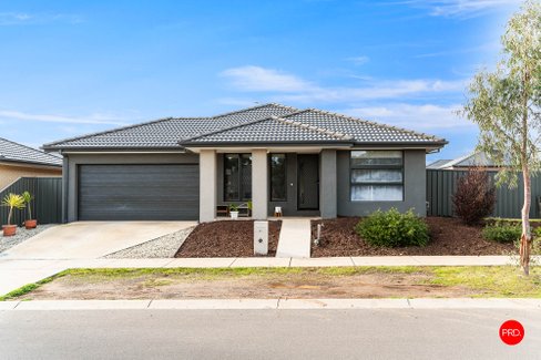 33 Aspiring Drive, HUNTLY VIC 3551