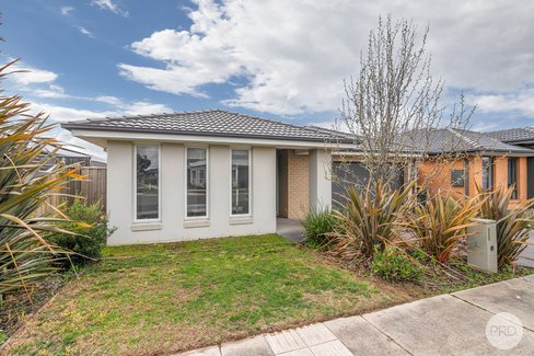 33 Auburn Drive, SMYTHES CREEK VIC 3351
