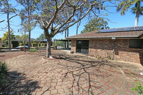 33 Bambarra Street, SOUTHPORT QLD 4215