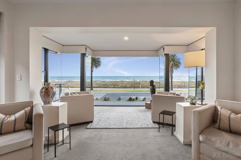 33 Beaconsfield Parade Albert Park 3206