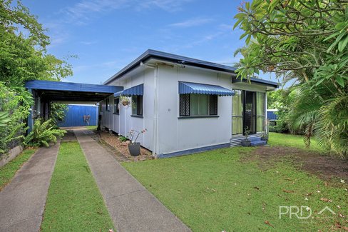 33 Bideford Street, TORQUAY QLD 4655