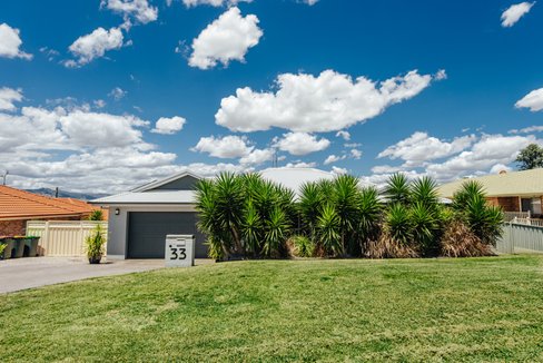 33 Campbell Road, TAMWORTH NSW 2340
