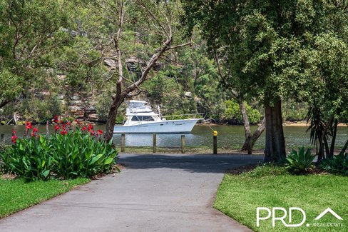33 Carinya Road, PICNIC POINT NSW 2213