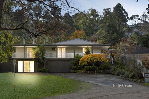 33 Cherry Tree Road Hurstbridge 3099