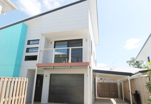 3/3 Christina Road, CLINTON QLD 4680