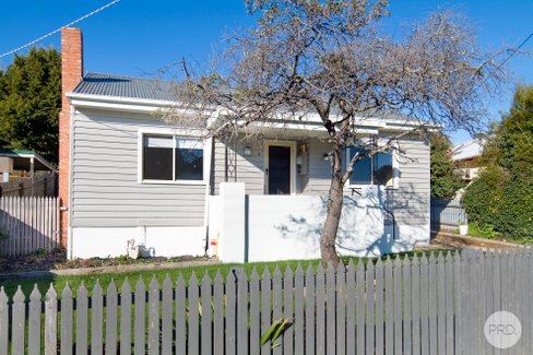 33 Clunes Road, CRESWICK VIC 3363
