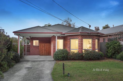 33 Cobham Road Mitcham 3132