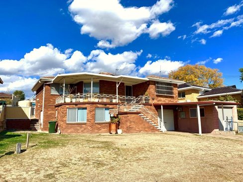 33 Cypress Street, TAMWORTH NSW 2340