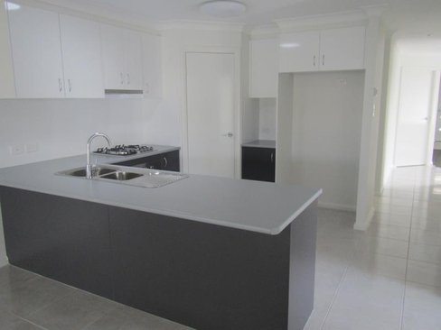 33 Falcon Drive, TAMWORTH NSW 2340