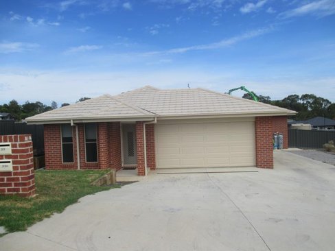 33 Falcon Drive, TAMWORTH NSW 2340