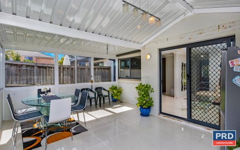 33 Hadlow Avenue, GLENFIELD NSW 2167