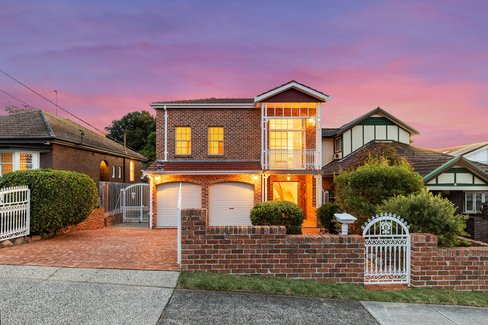 33 Kuroki Street, PENSHURST NSW 2222