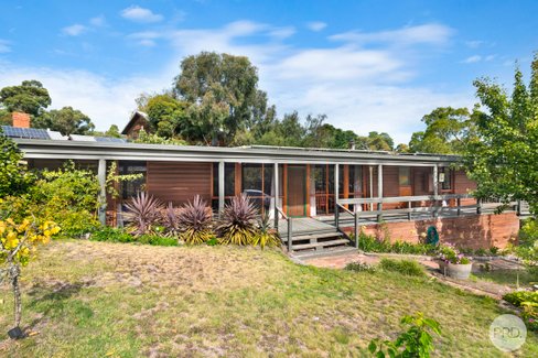 33 Marina Drive, MOUNT CLEAR VIC 3350