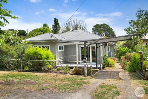 33 Napier Street, CRESWICK VIC 3363