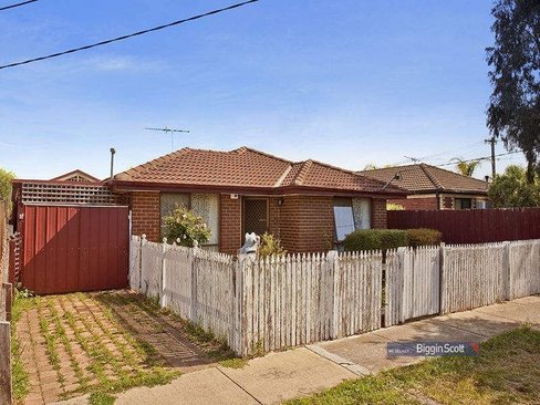 33 Newham Way Altona Meadows 3028