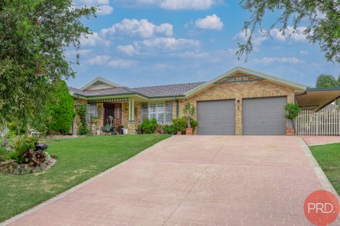 33 Pacific Crescent, ASHTONFIELD NSW 2323