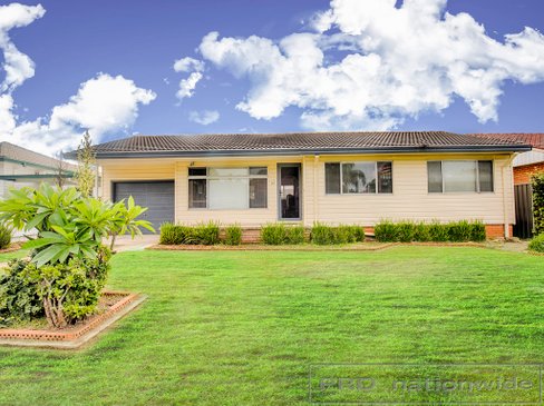 33 Perth Avenue, EAST MAITLAND NSW 2323