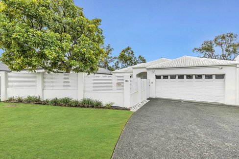 33 Prospect Court, Robina QLD 4226