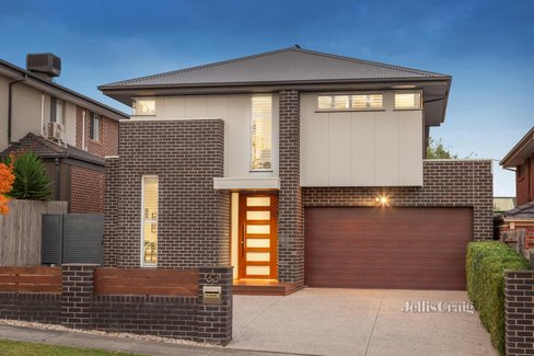 33 Walwa Street Mitcham 3132