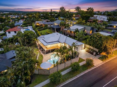 33 Warrungen Way, ASHMORE QLD 4214