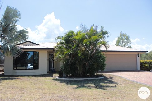 33 WYNDHAM Avenue, BOYNE ISLAND QLD 4680