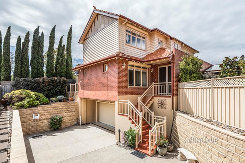 3 30 Caroline Street Aberfeldie 3040