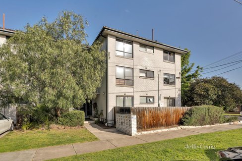 3 30 Richardson Street Essendon 3040