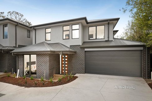 3 32 Felix Grove Mooroolbark 3138