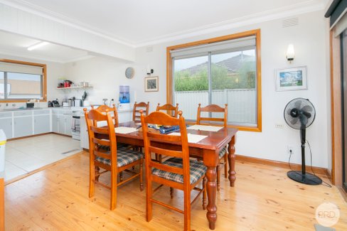 332 Forest St, WENDOUREE VIC 3355