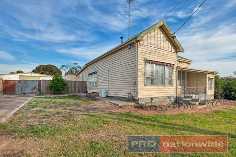 332 Humffray Street North, BROWN HILL VIC 3350
