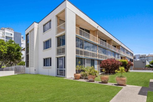 33/286 The Esplanade, Miami QLD 4220