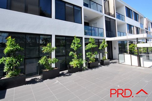 3/35-39 Central Street, LABRADOR QLD 4215