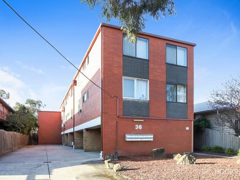 3 36 Hampton Parade West Footscray 3012