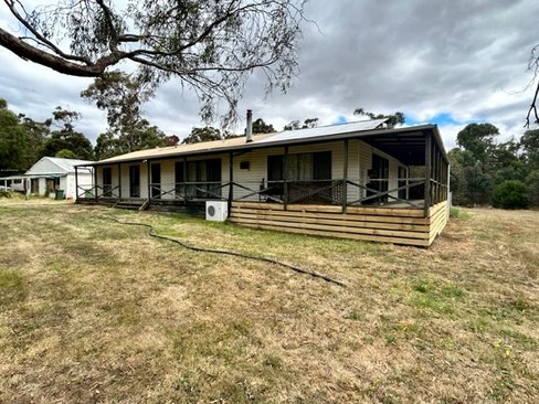 338 Browns Road, SCARSDALE VIC 3351