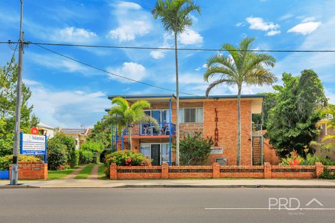 338 Esplanade, SCARNESS QLD 4655
